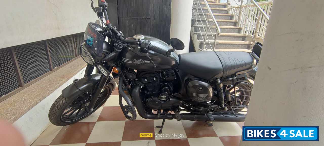 Jawa 42 Dual Channel ABS AllStar Black