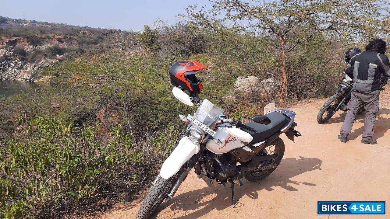 White Hero XPulse 200 BS6