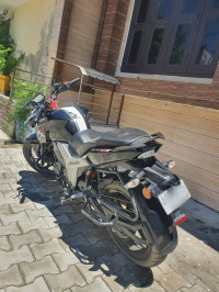 Black TVS Apache RTR 160 4V BS6