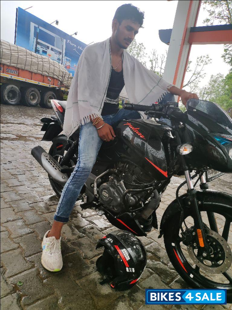 Red Black Bajaj Pulsar 125 Split Seat