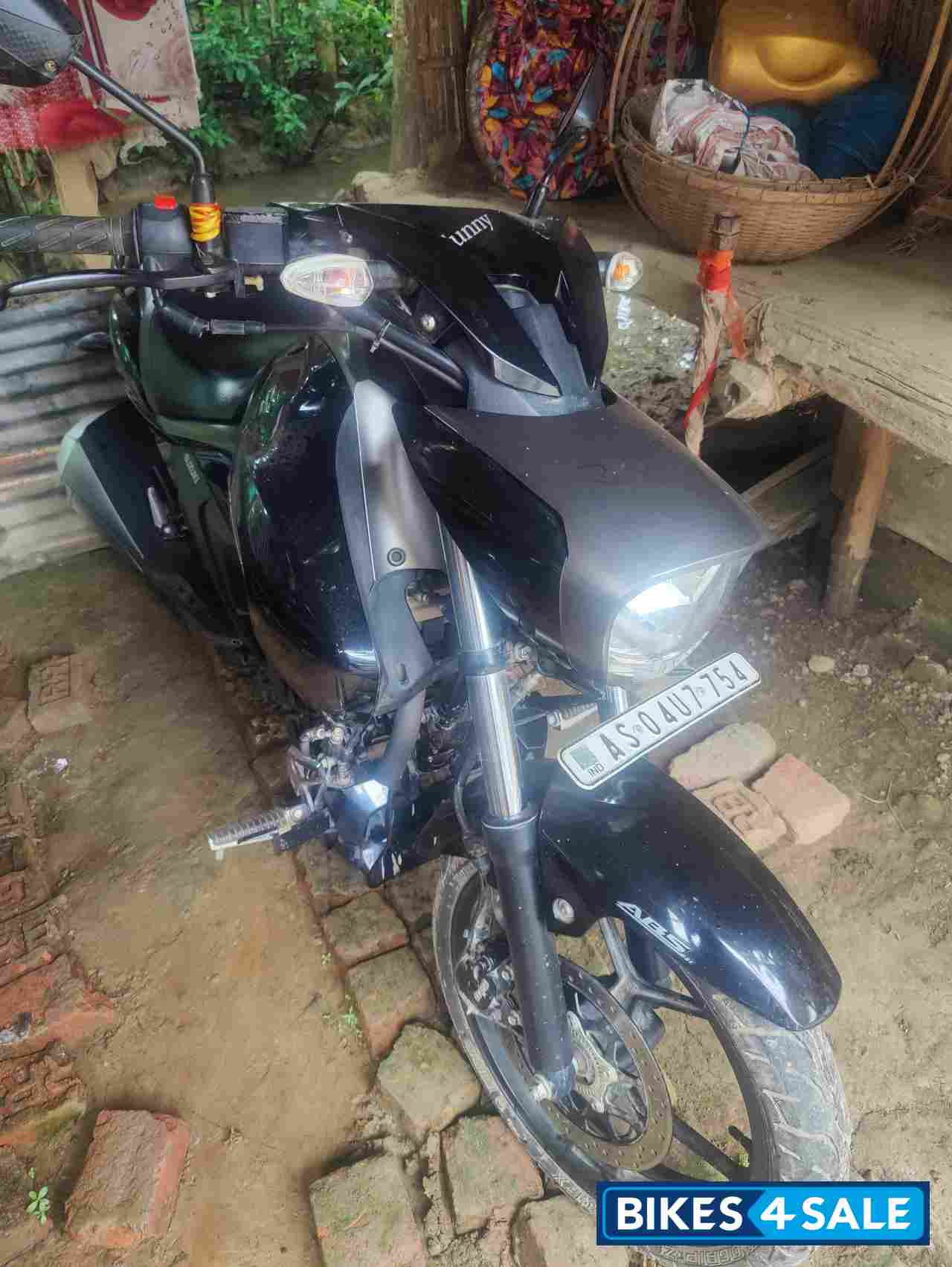 Black Suzuki Intruder 150