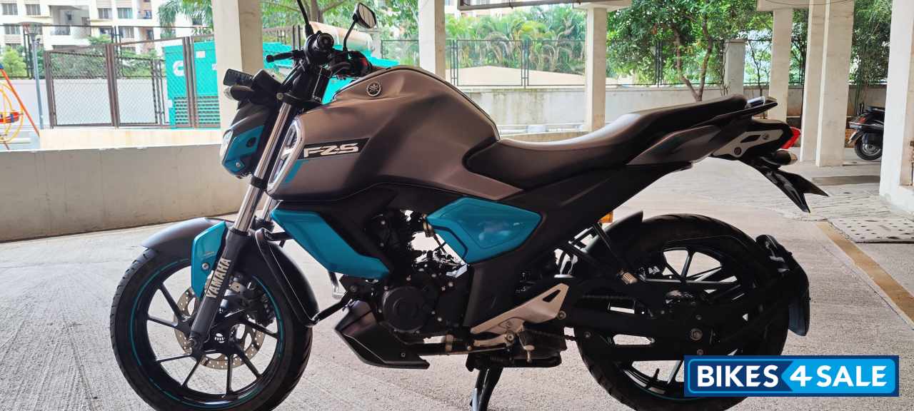 Grey Yamaha FZ-S FI V3