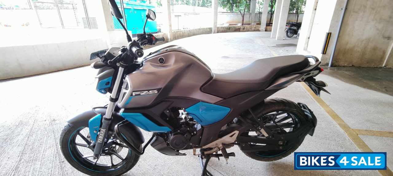 Grey Yamaha FZ-S FI V3