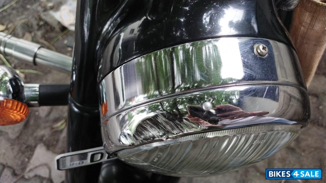 Black Royal Enfield Bullet 350