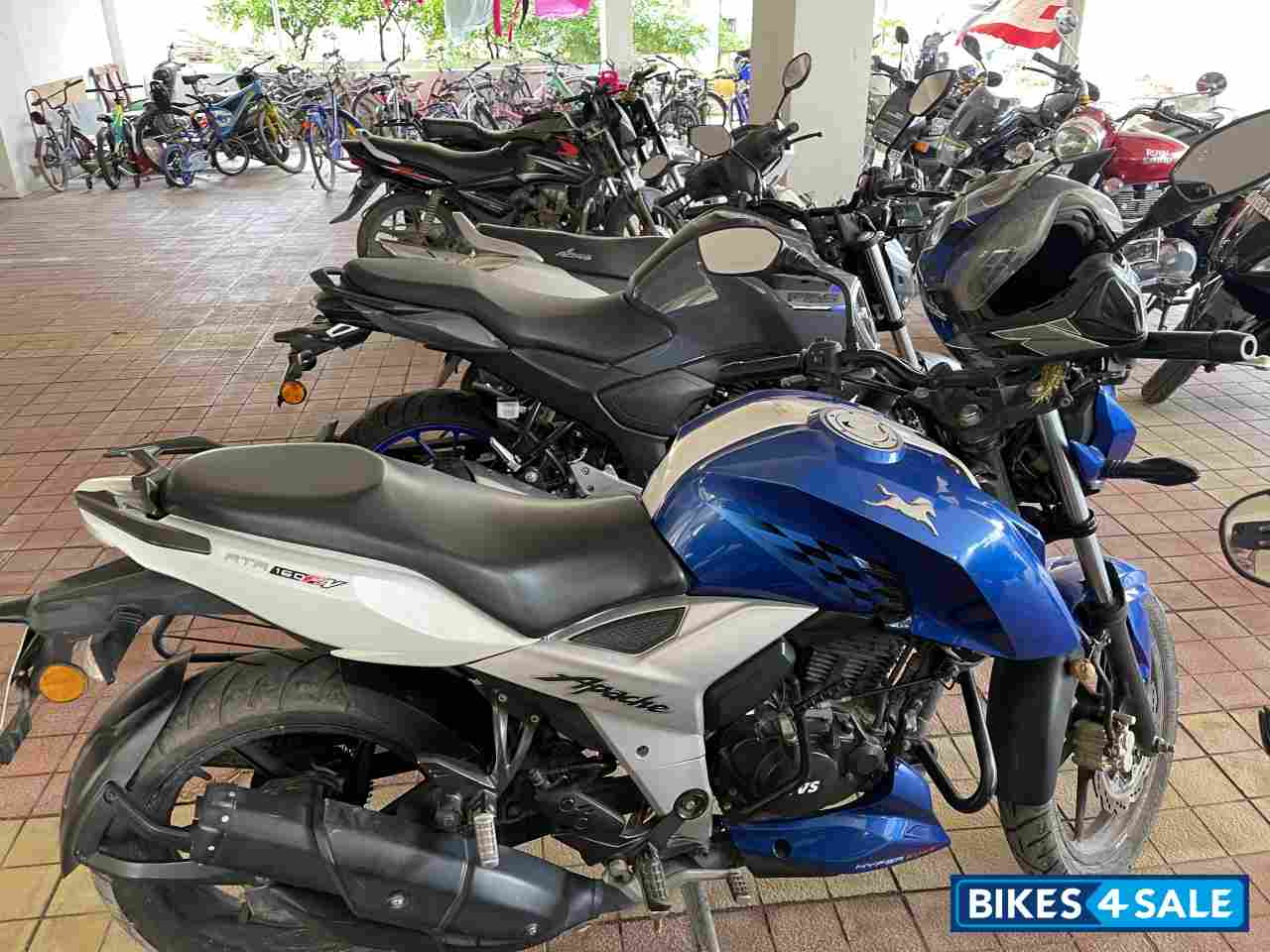 Blue TVS Apache RTR FI 160