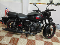 Royal Enfield Classic Stealth Black 2021 Model