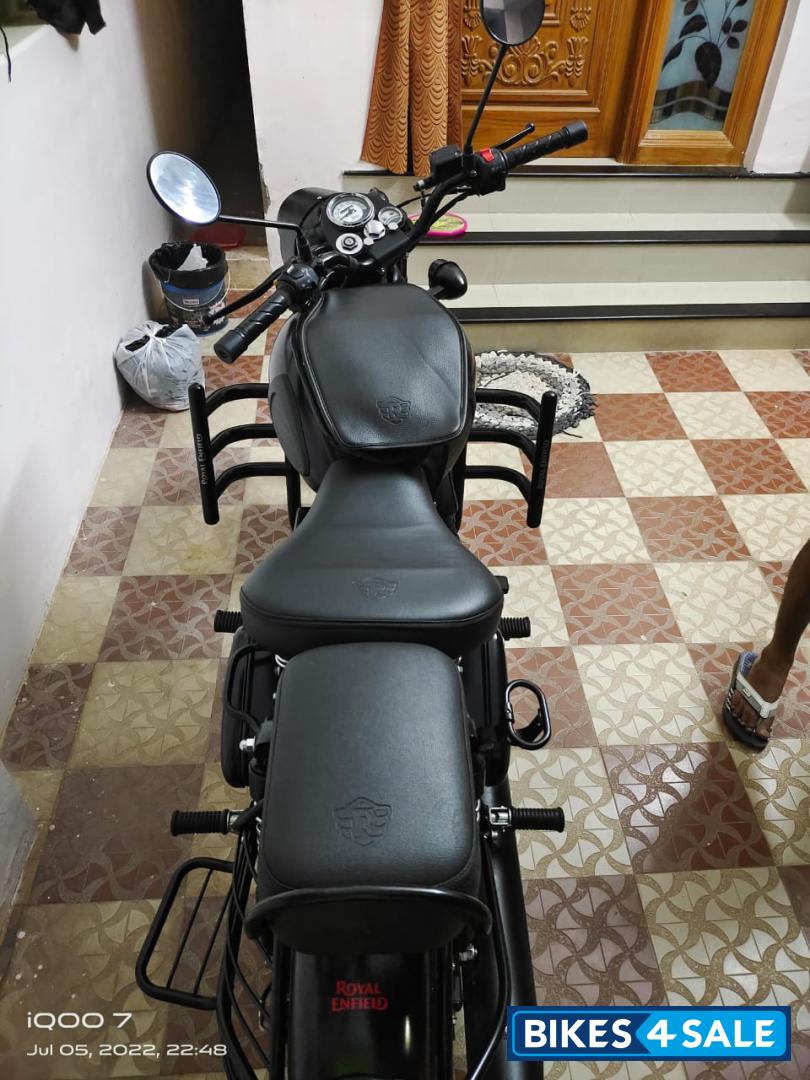Royal Enfield Classic Stealth Black