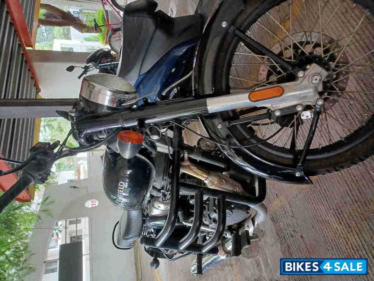 Pure Black Royal Enfield Classic 350