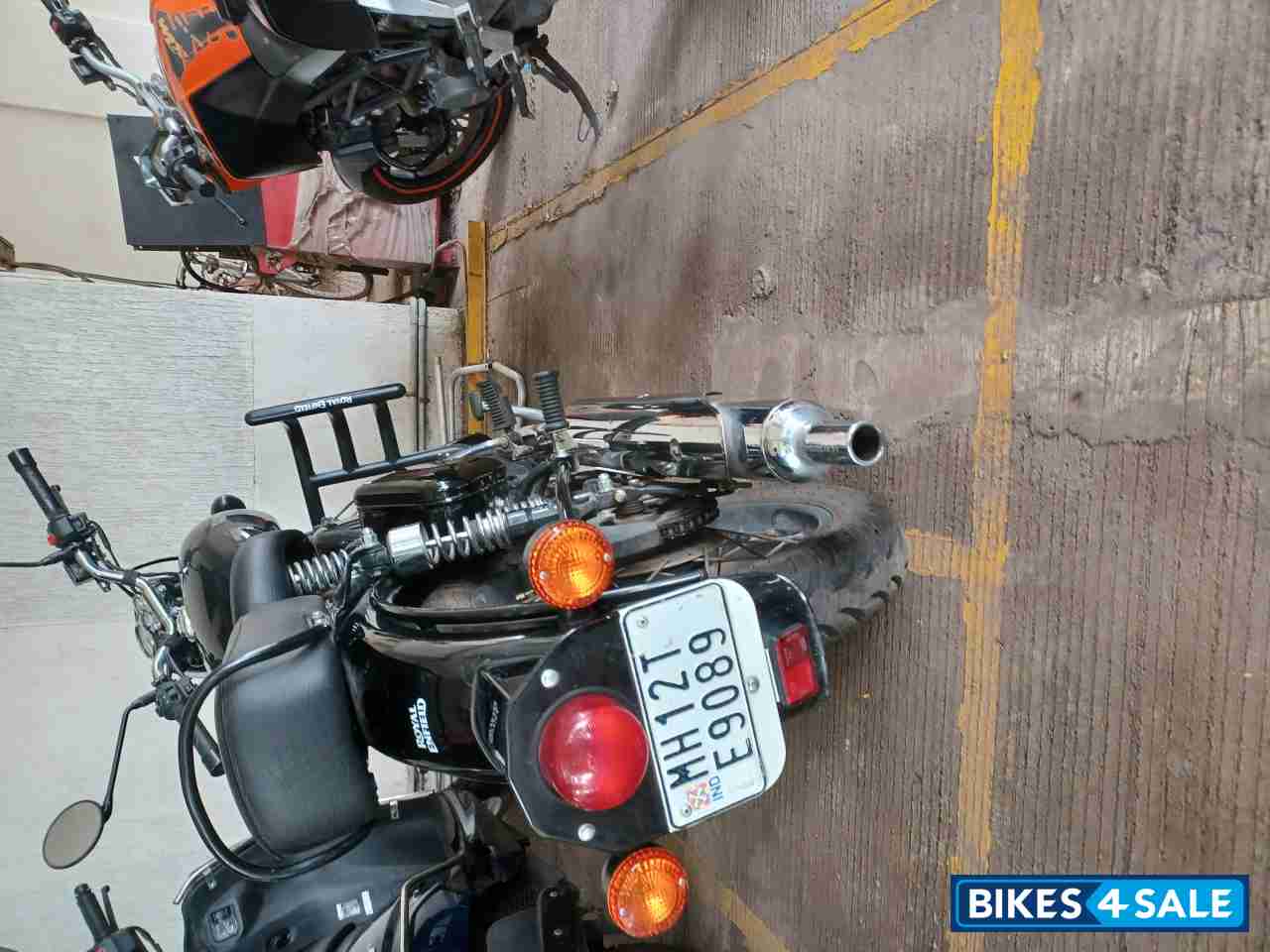 Pure Black Royal Enfield Classic 350