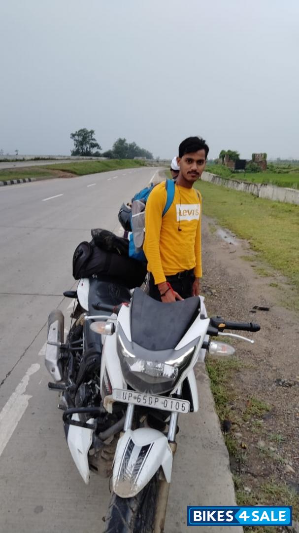 White TVS Apache RTR 180 ABS