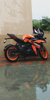 Orange KTM RC 125