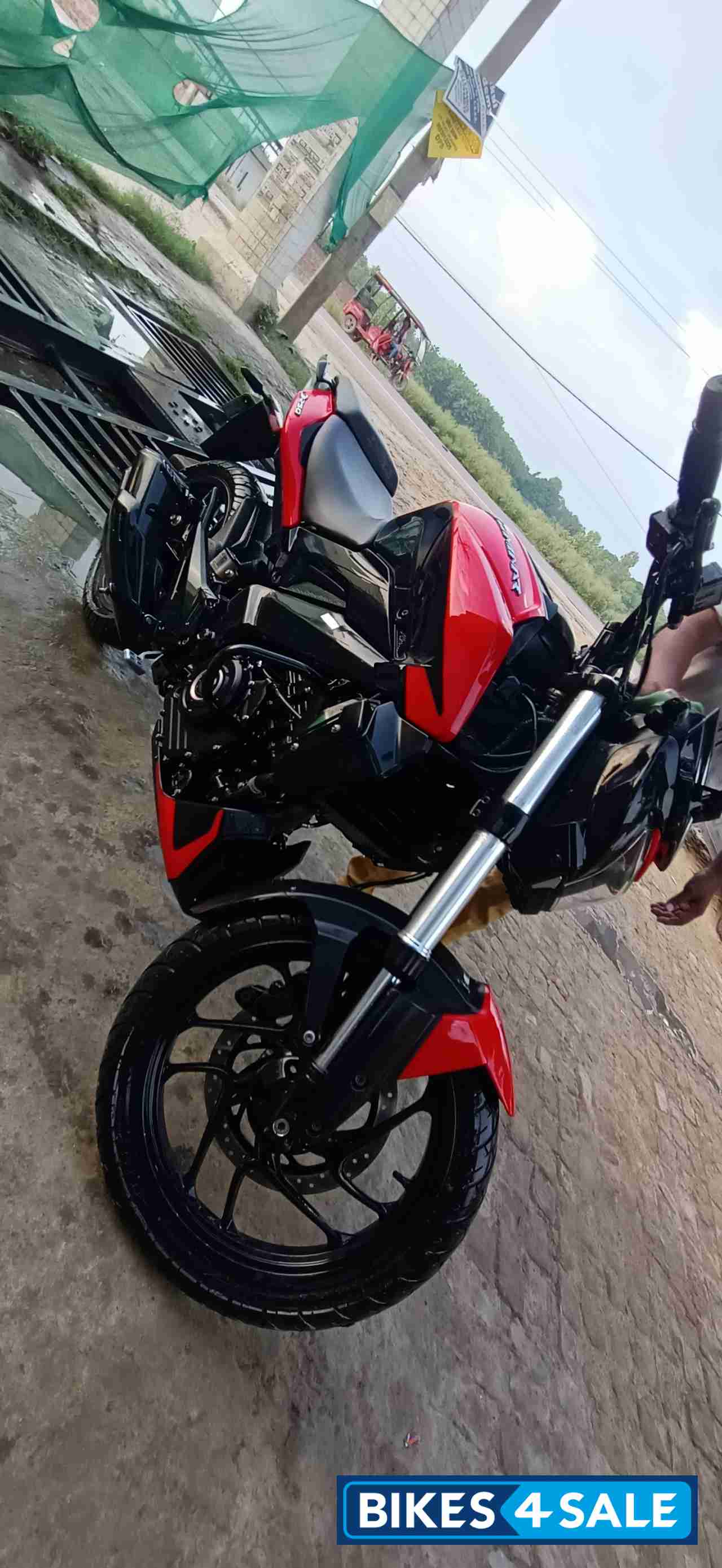 Bajaj Dominar 250