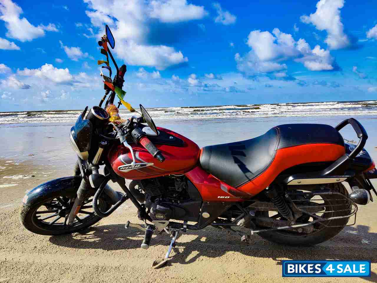 Red Bajaj Avenger Street 160 BS6