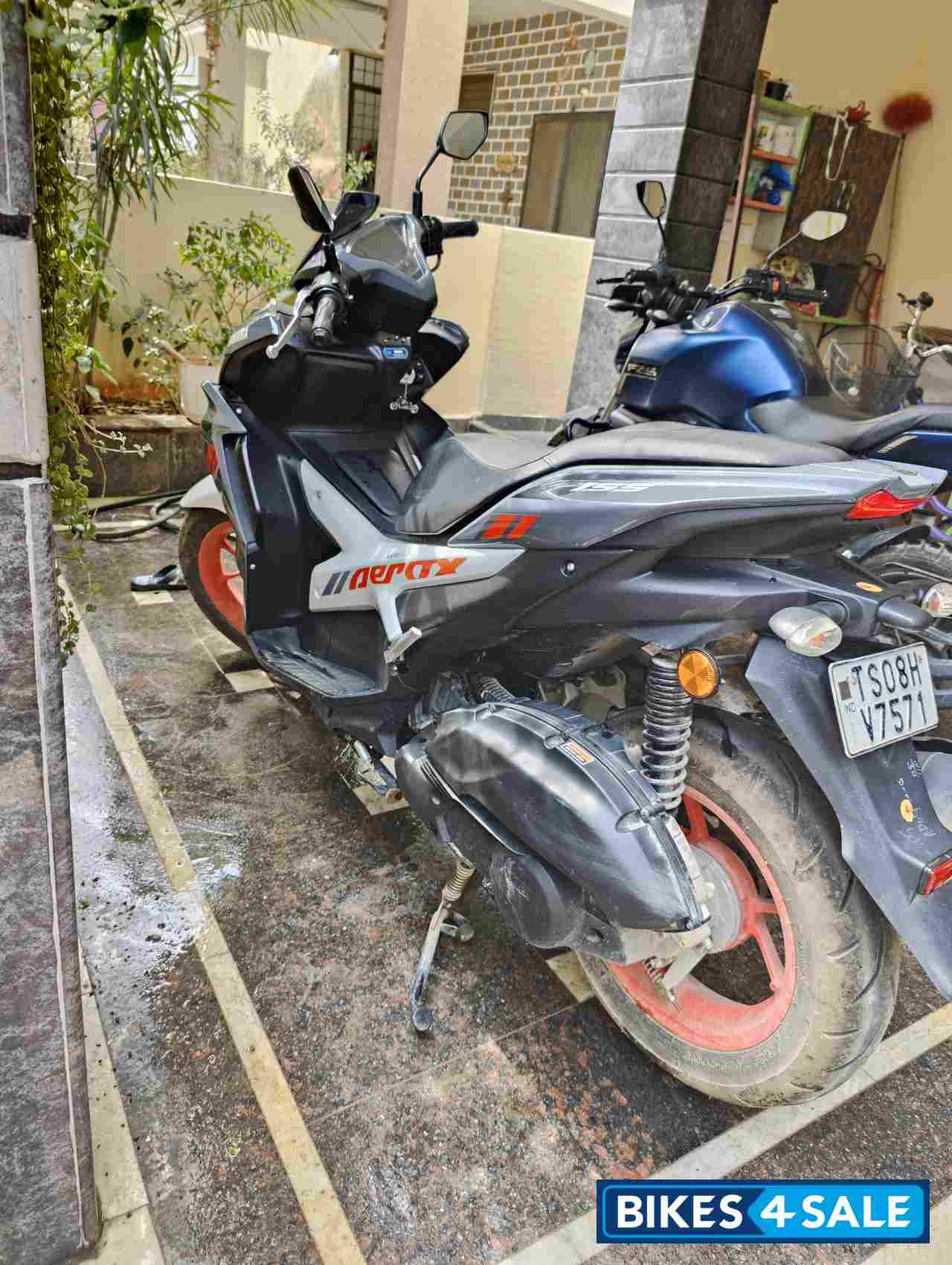 Gray Vermilion Yamaha Aerox 155