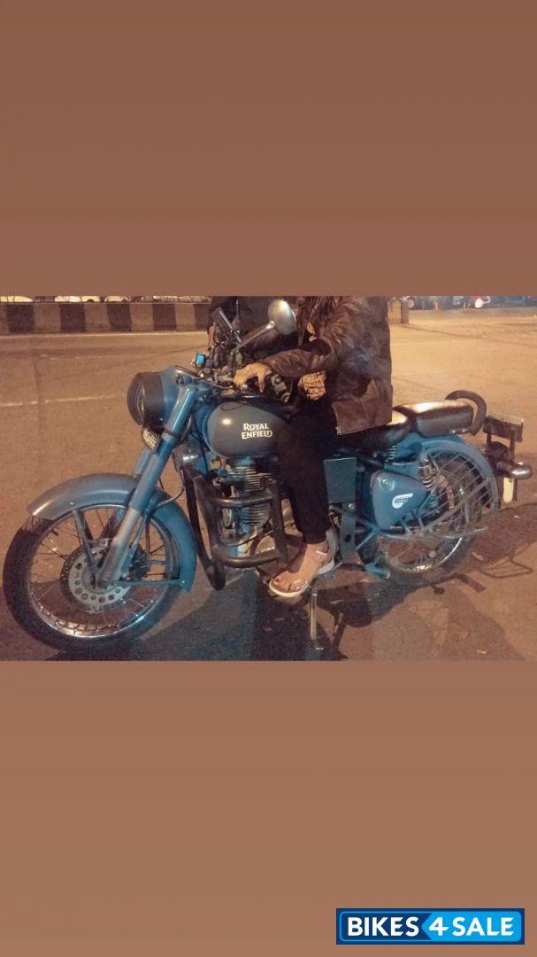 Royal Enfield Classic Squadron Blue
