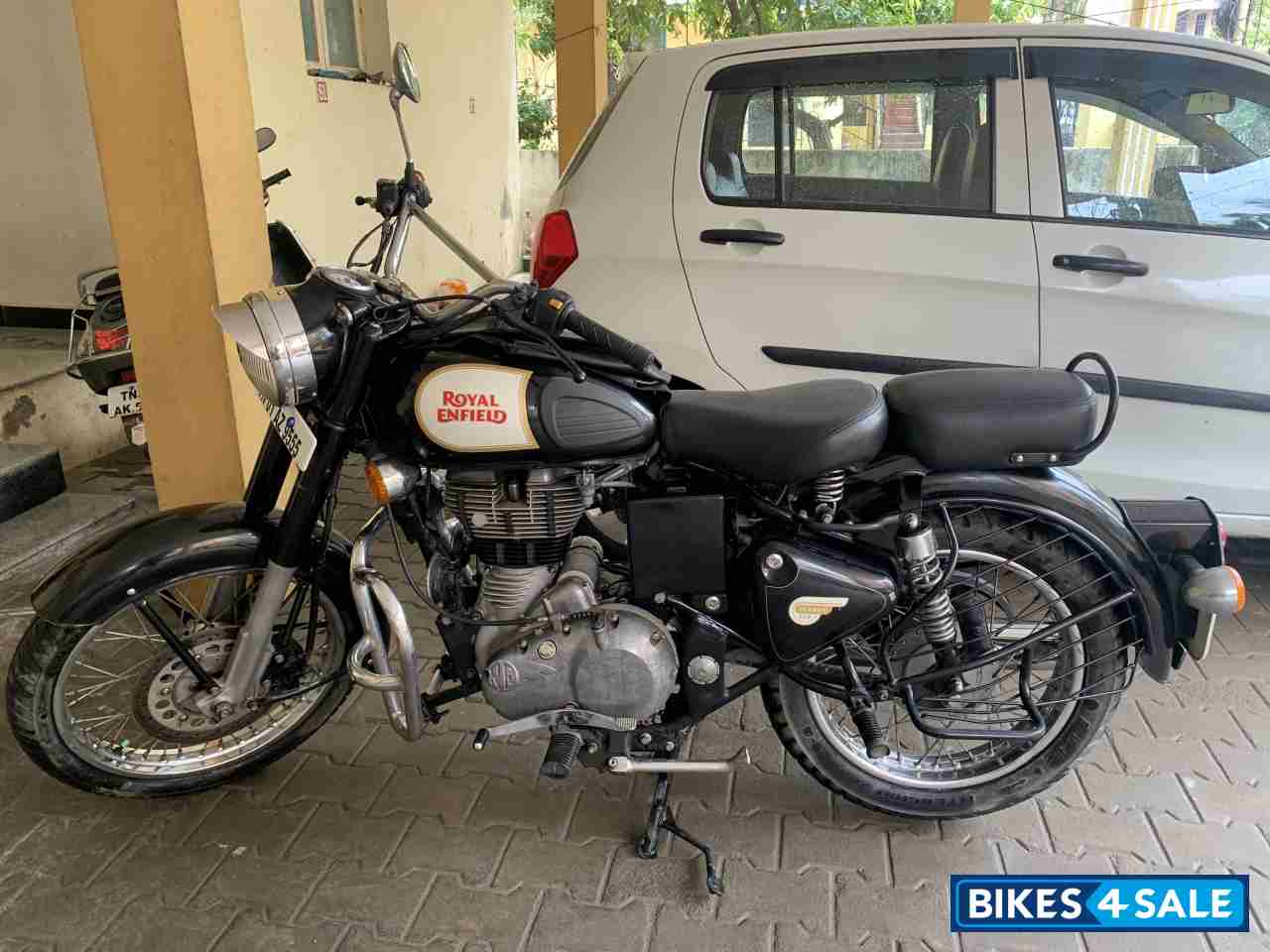 Black Royal Enfield Classic 350