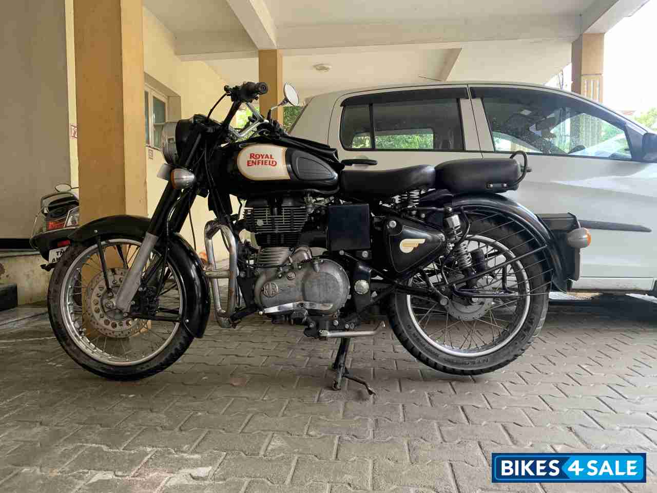 Black Royal Enfield Classic 350