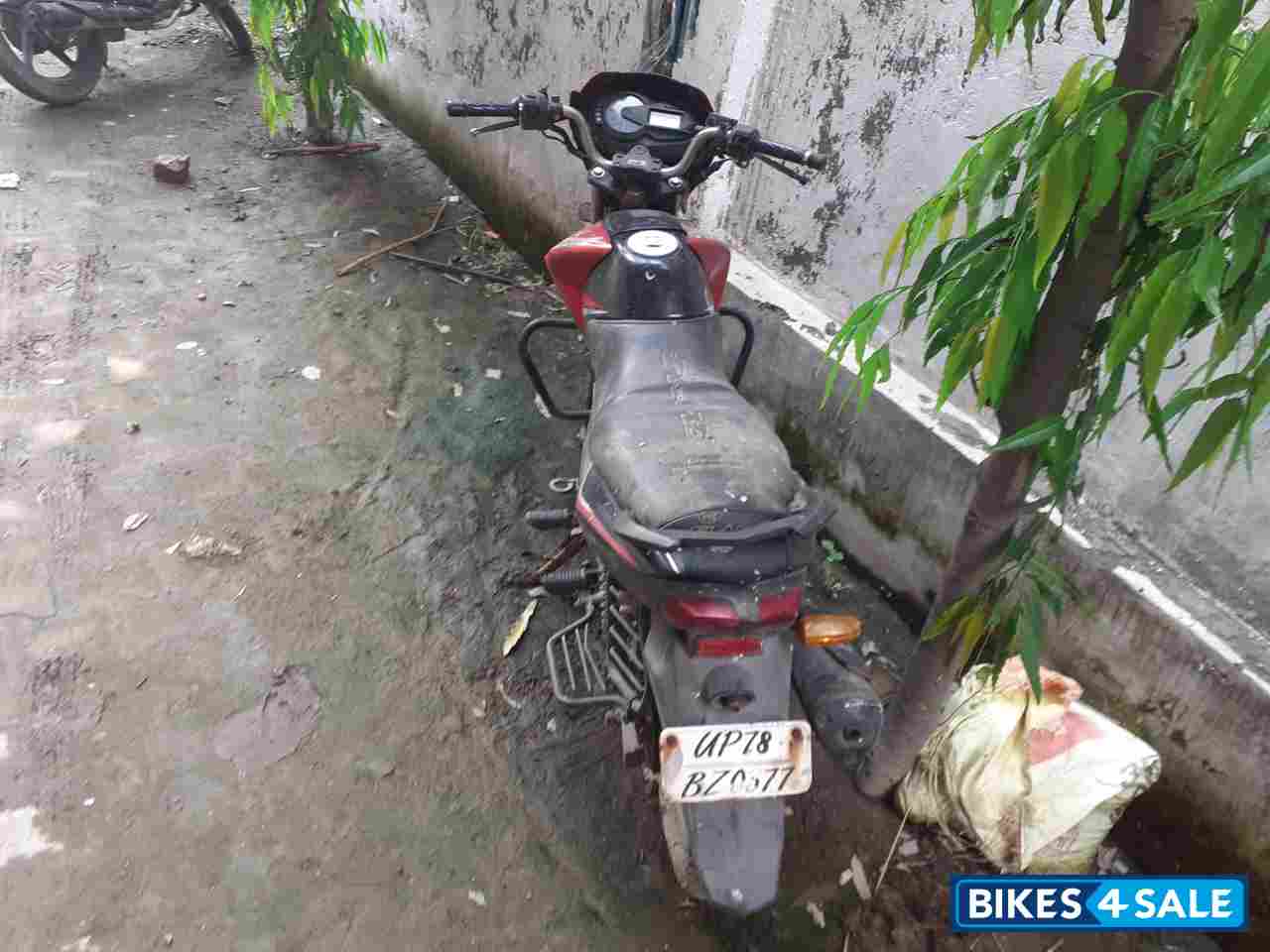 Red Black TVS Flame SR125