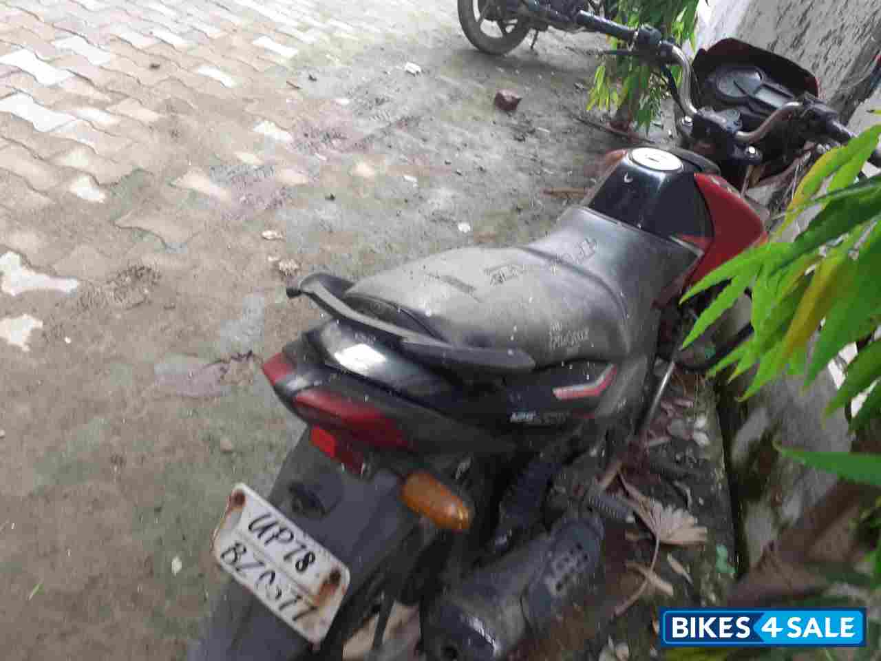 Red Black TVS Flame SR125 Red Black TVS Flame SR125