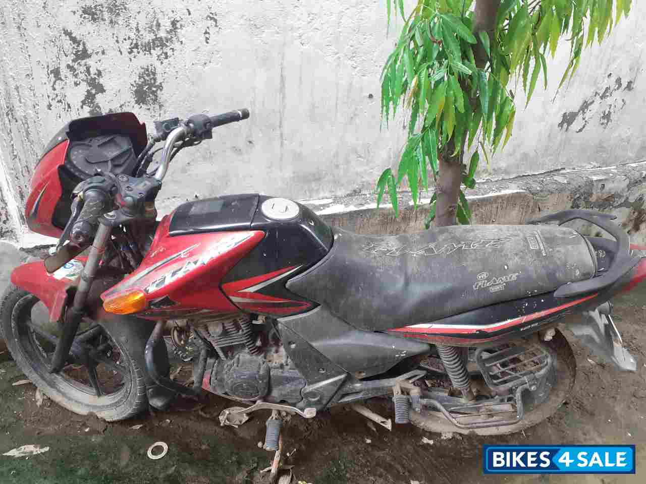 Red Black TVS Flame SR125 Red Black TVS Flame SR125