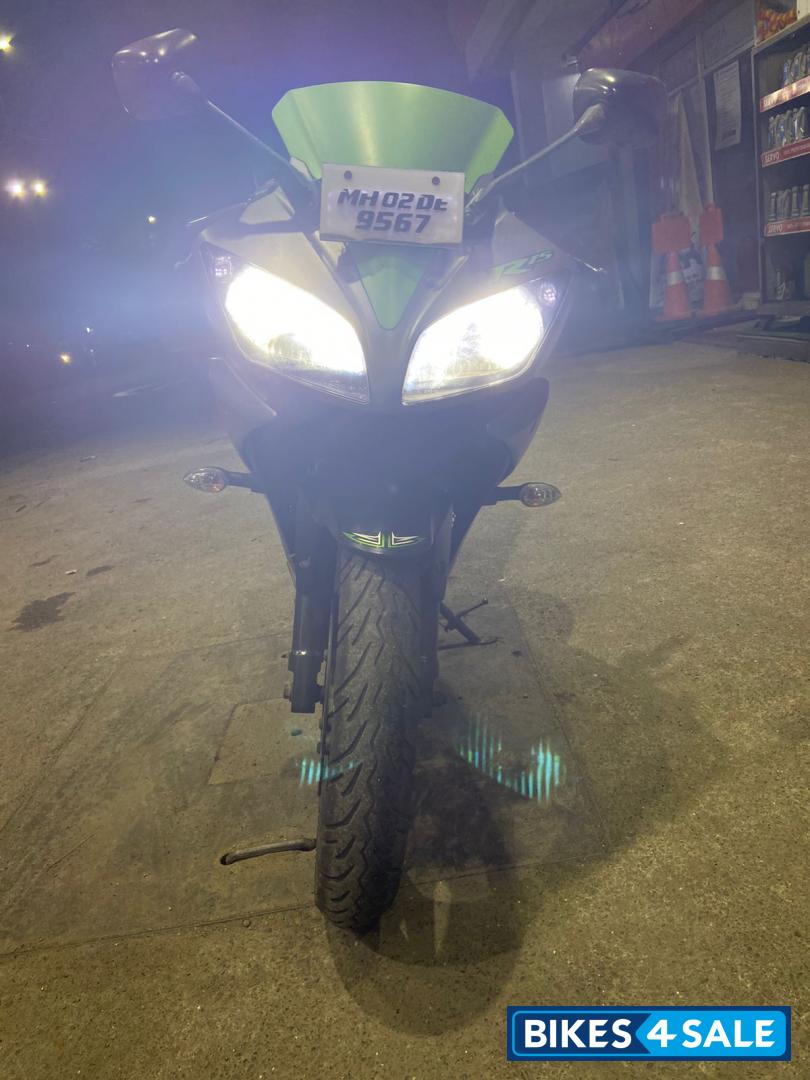 Yamaha YZF R15 V2