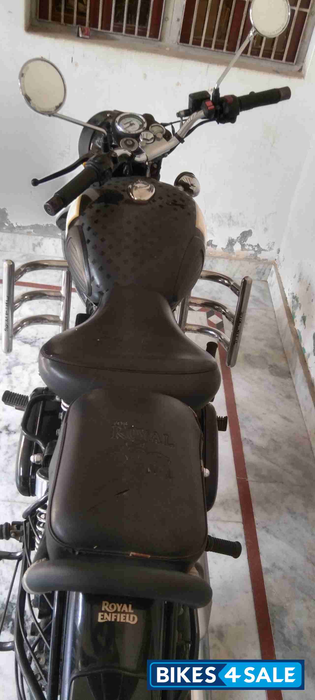 Black Royal Enfield Classic 350