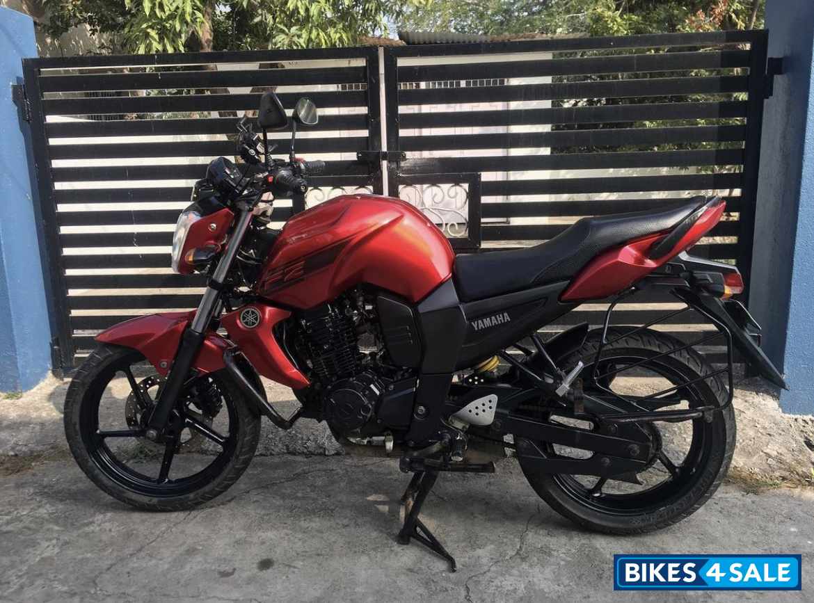 Red Yamaha FZ16