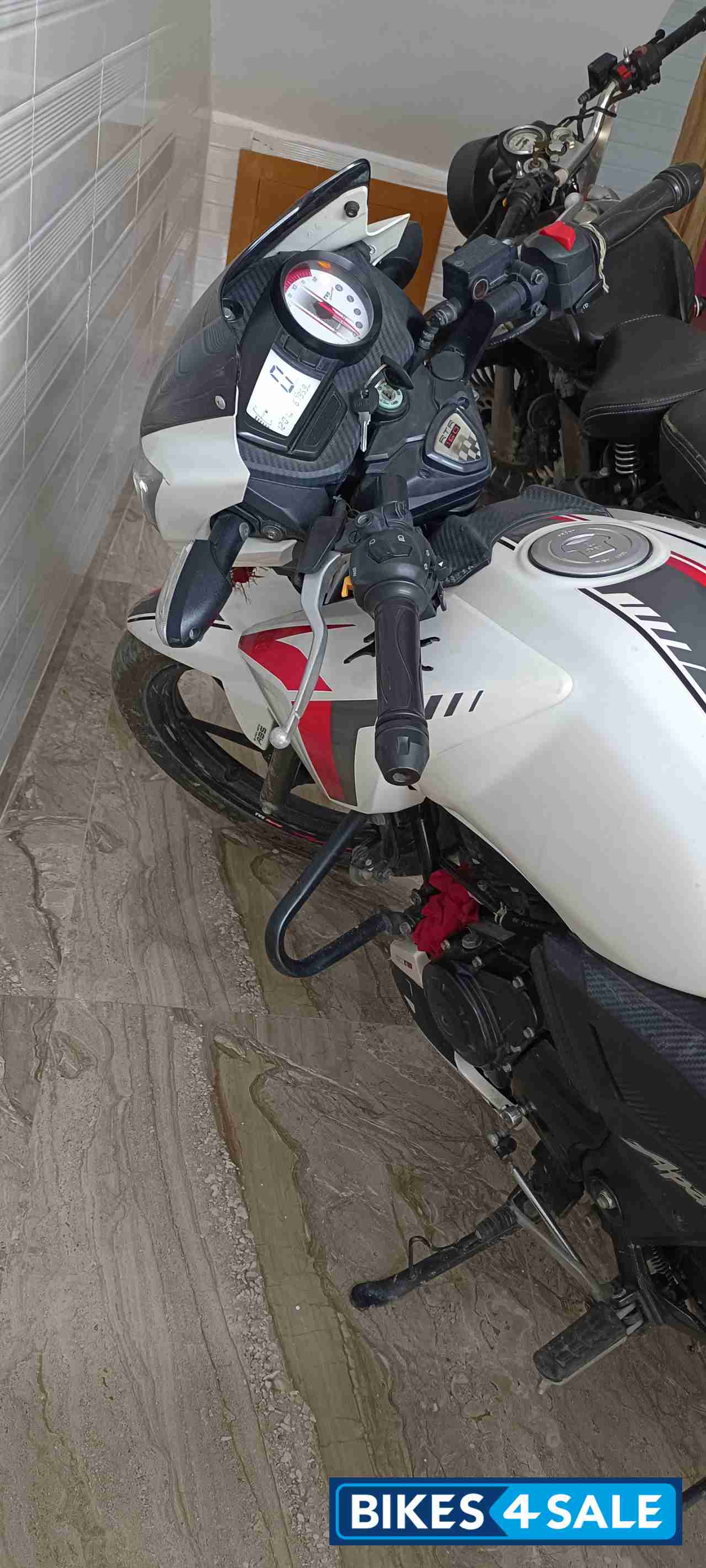 TVS Apache RTR 160 BS VI TVS Apache RTR 160 BS VI