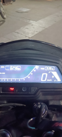 Balck Bajaj Dominar 250