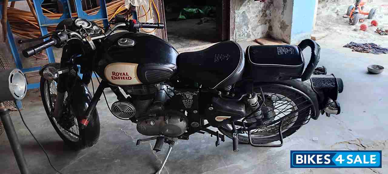 Black Royal Enfield Classic 350