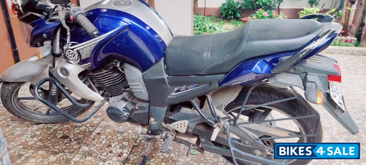 Blue Yamaha FZ-S