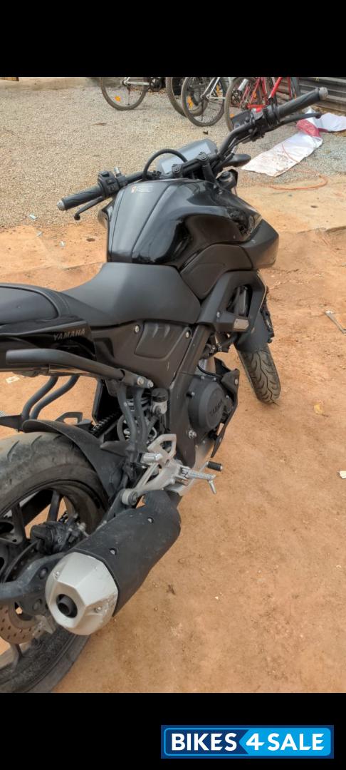 Black Yamaha MT-15