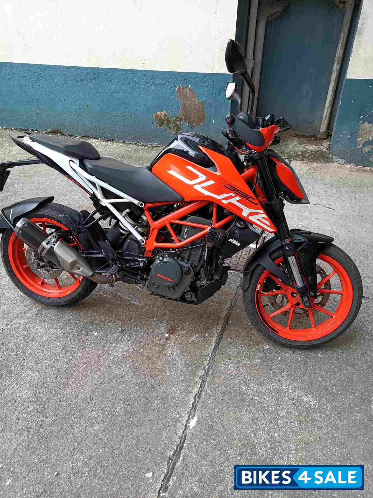 Orange KTM Duke 390