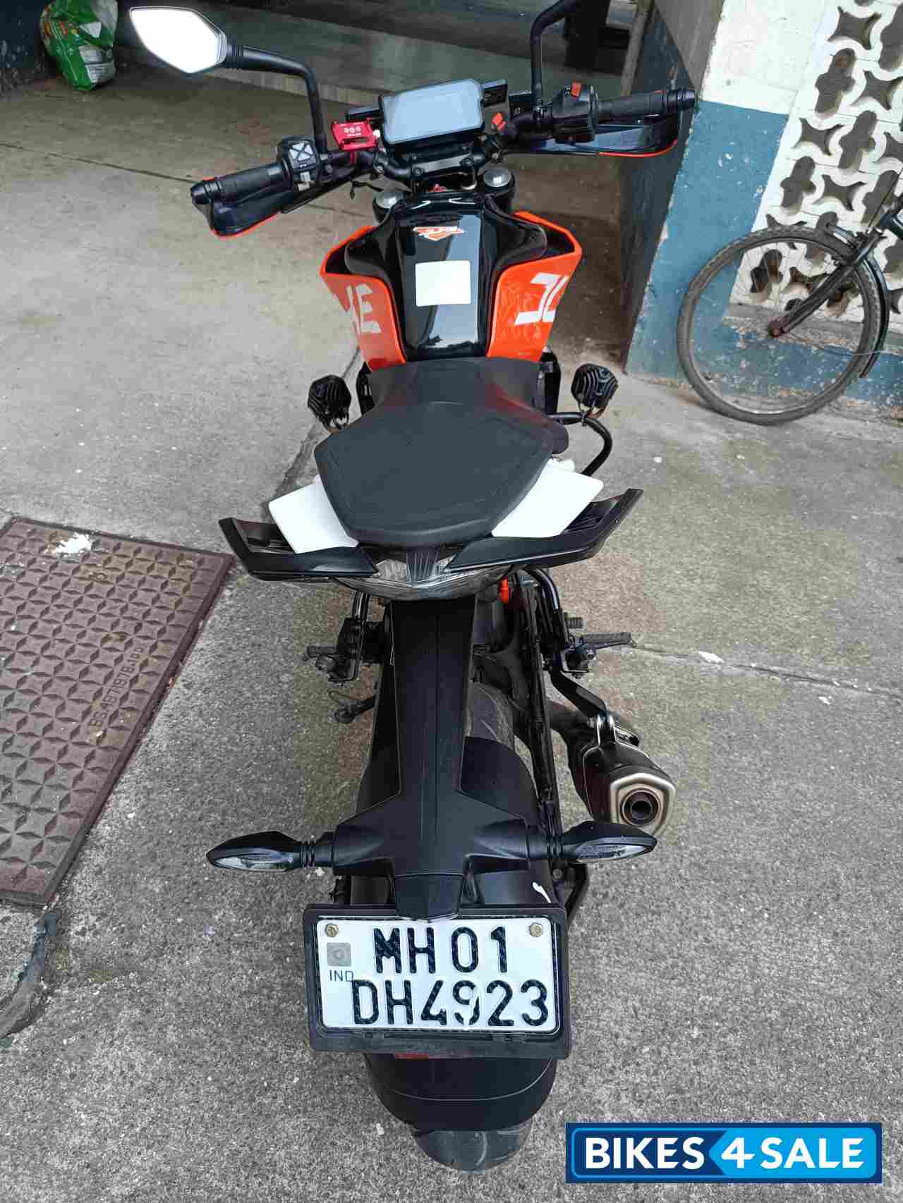 Orange KTM Duke 390