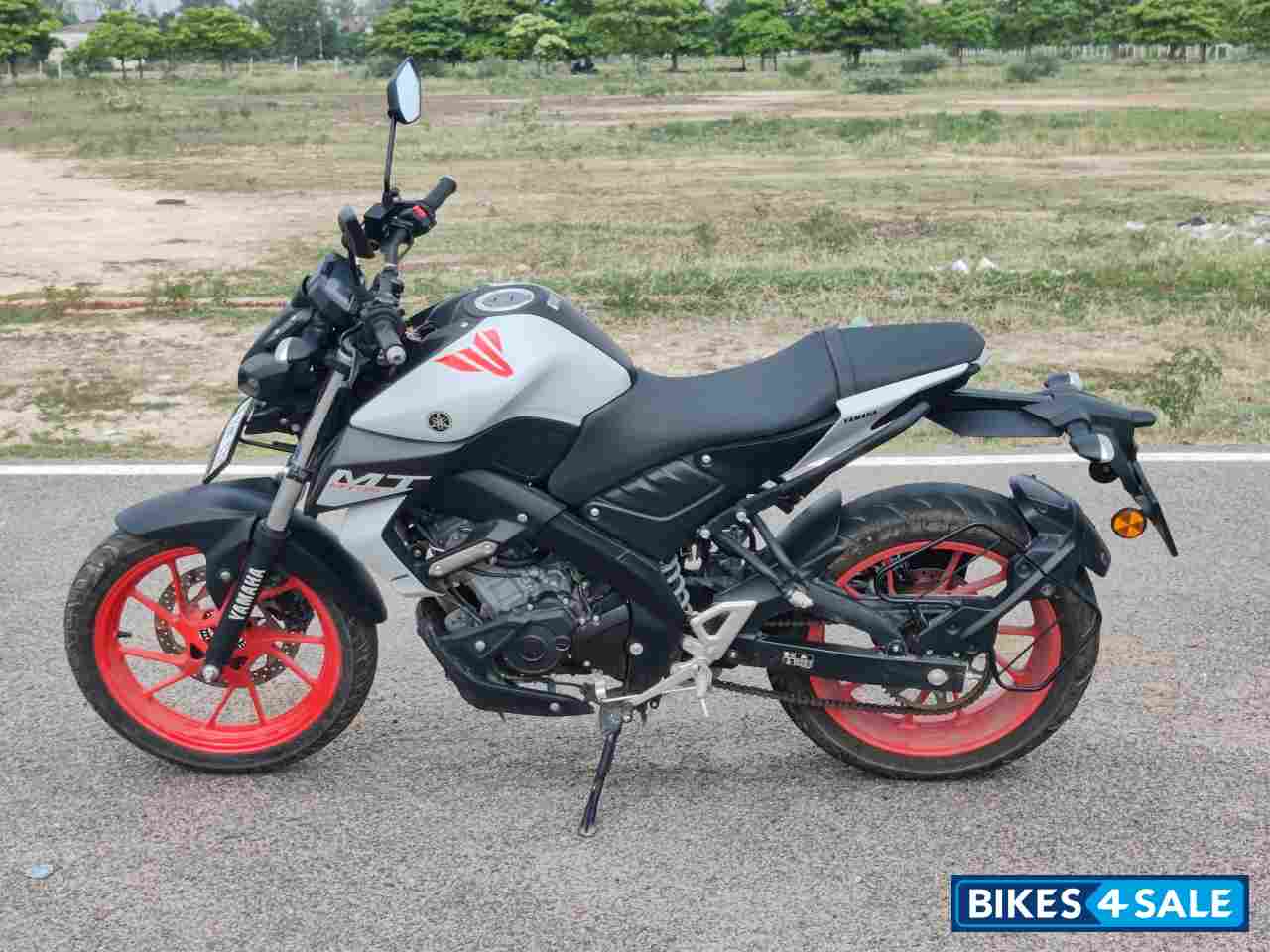 Ice Fluo Vermillion Yamaha MT-15 BS6