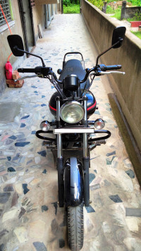Bajaj Avenger Street 220