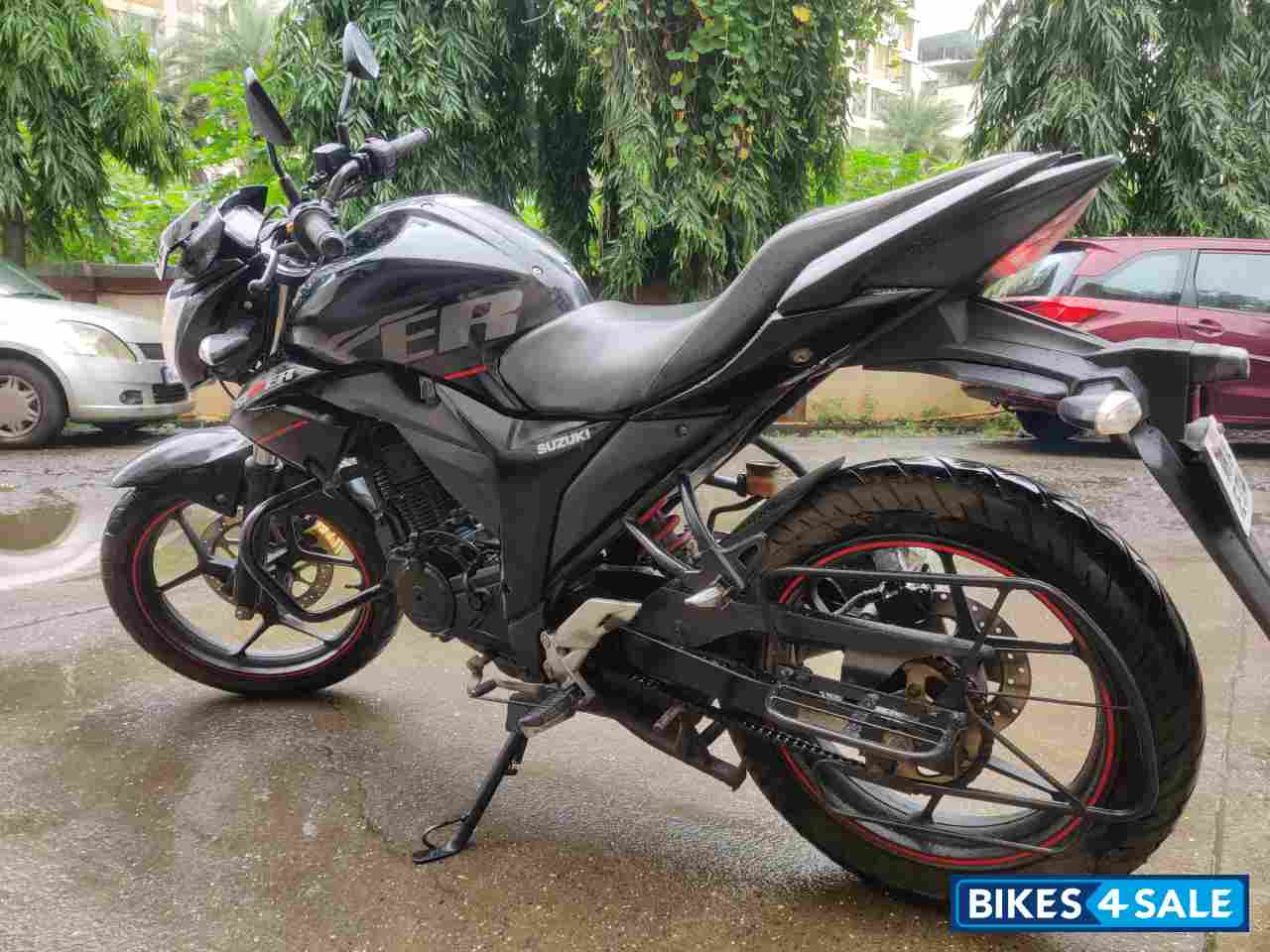 Black Suzuki Gixxer 150