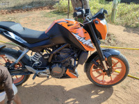 Orange KTM Duke 200 ABS