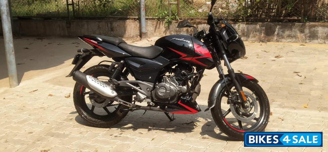 Red Black Bajaj Pulsar 150 Twin Disc BS6