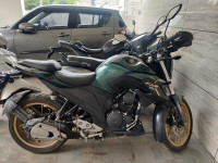 Green Yamaha FZS 25