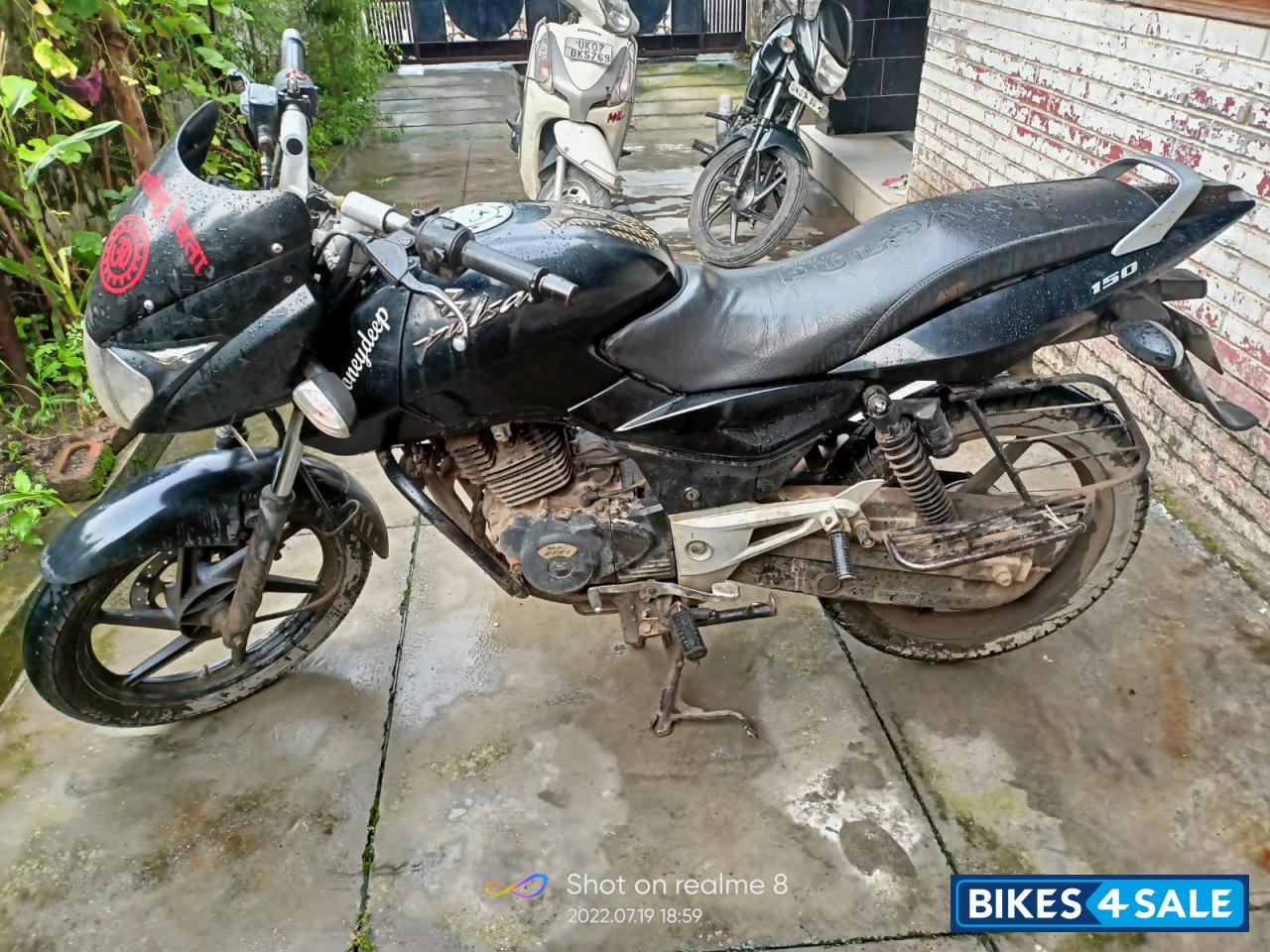 Black Bajaj Pulsar 150