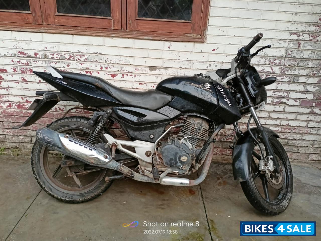 Black Bajaj Pulsar 150