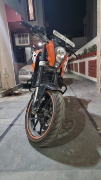 Orange KTM Duke 200