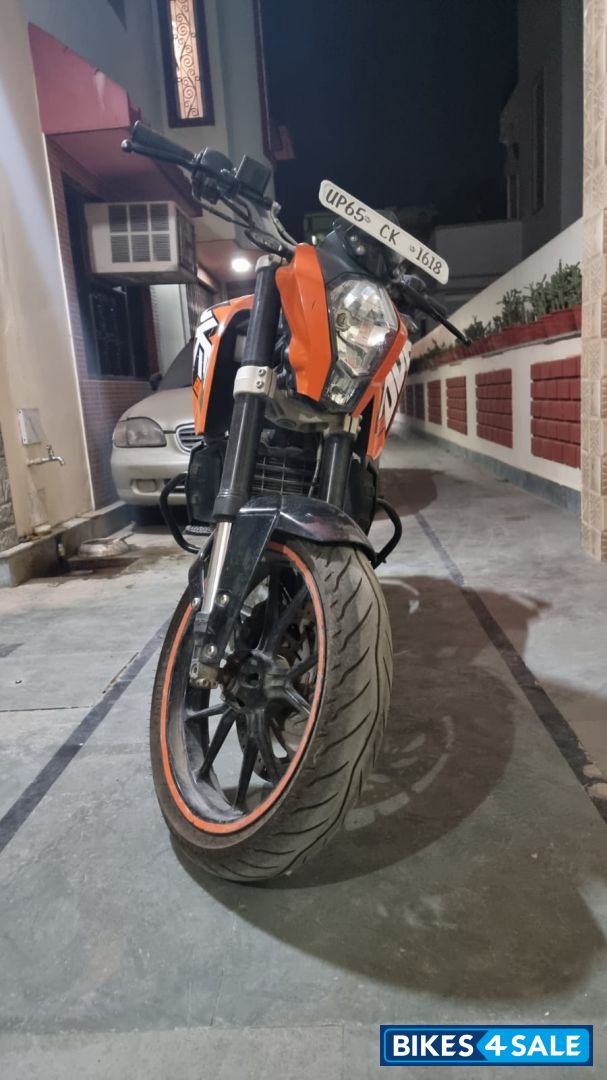 Orange KTM Duke 200