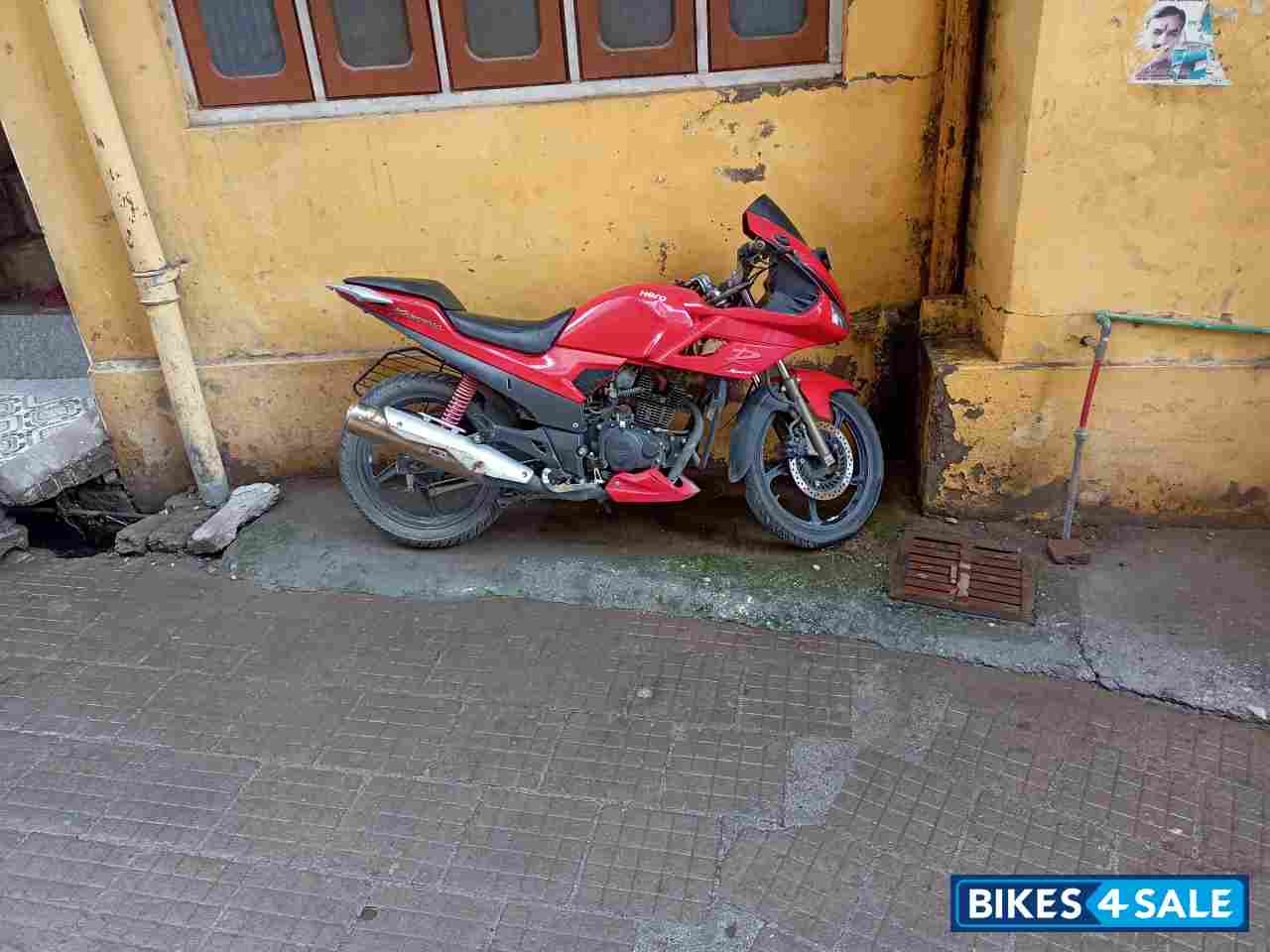 Red Hero Karizma R