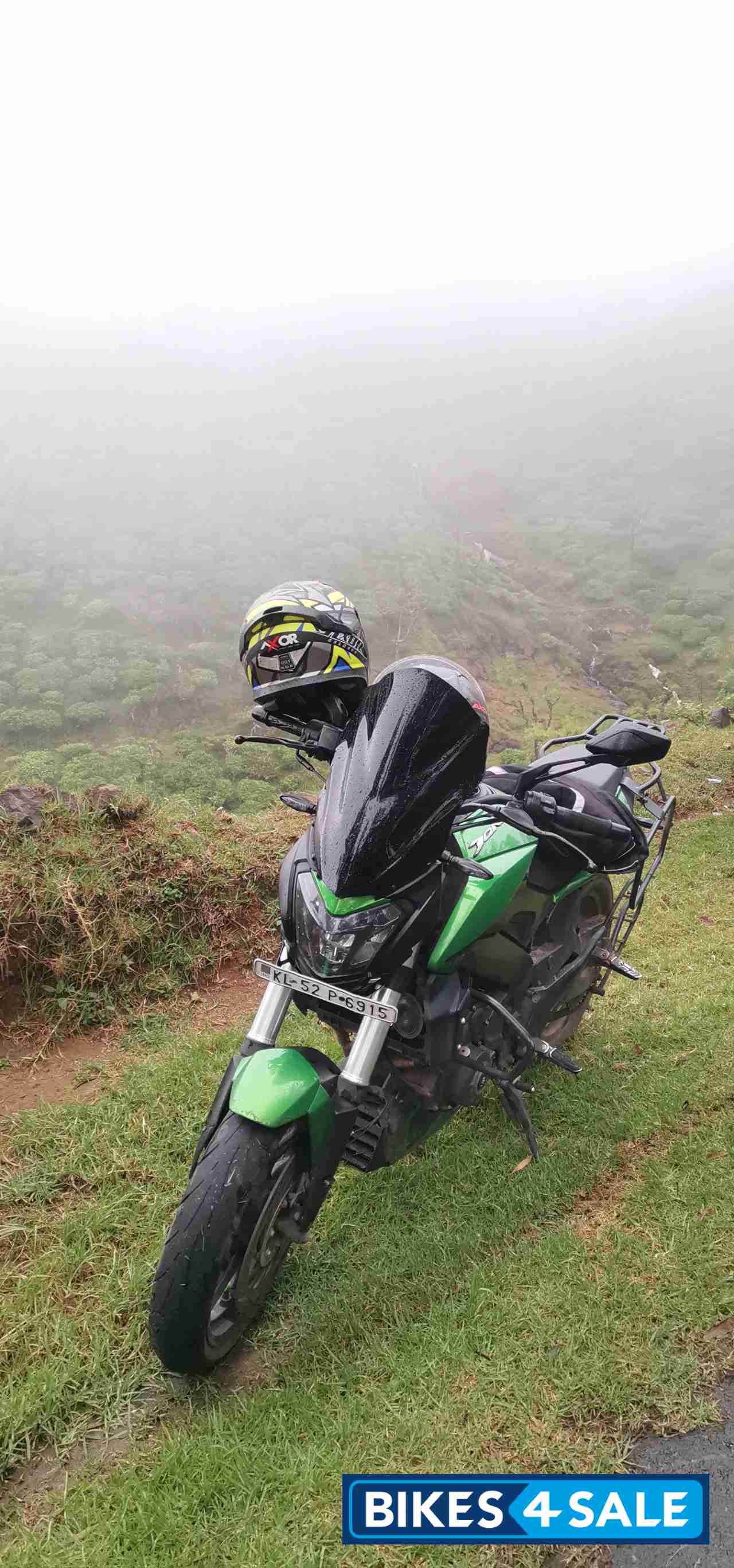 Green Bajaj Dominar 400 ABS BS6