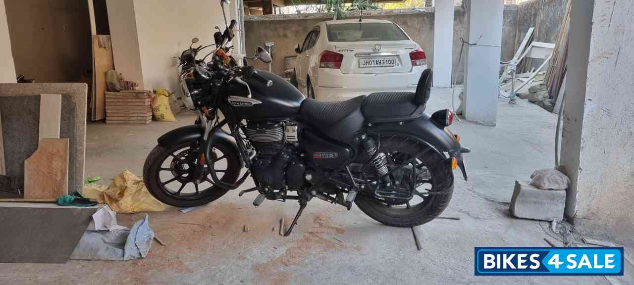 Royal Enfield Meteor 350 Stellar Royal Enfield Meteor 350 Stellar