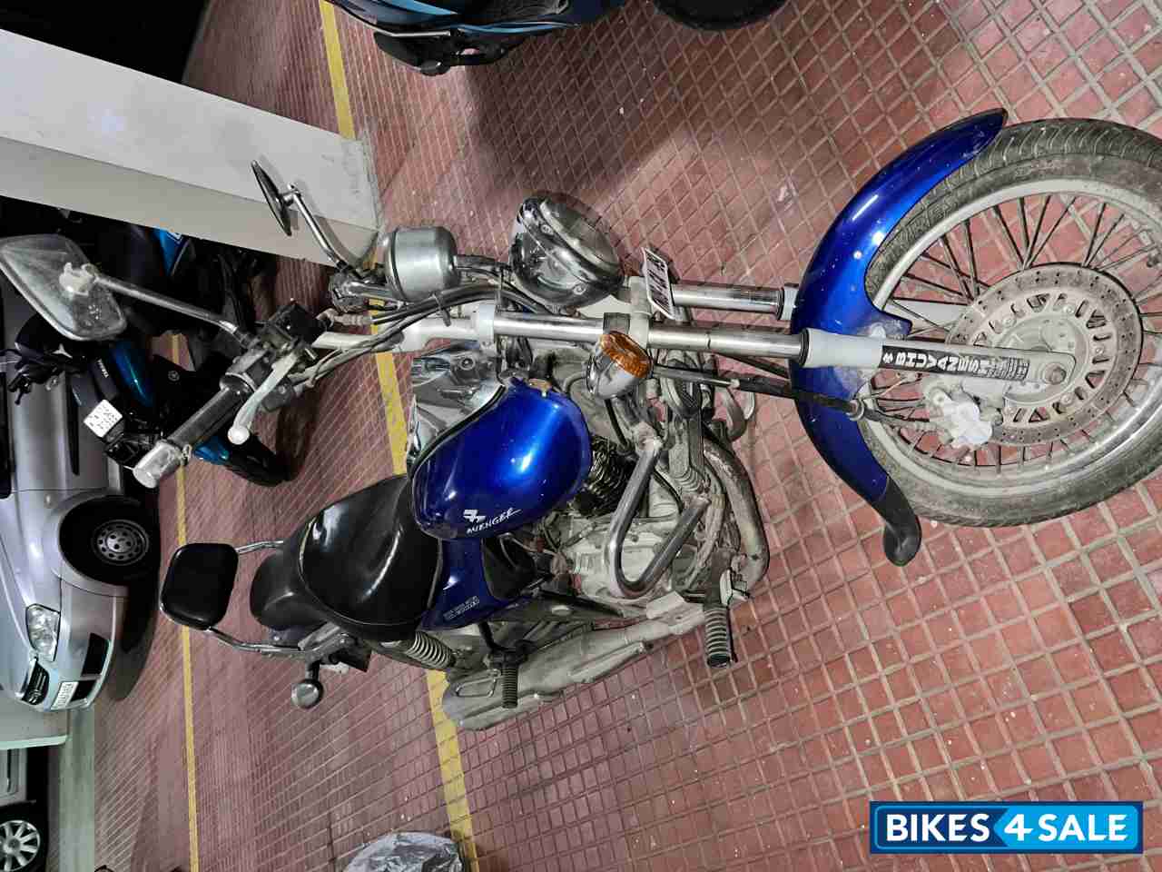 Bajaj Avenger 220 DTS-i