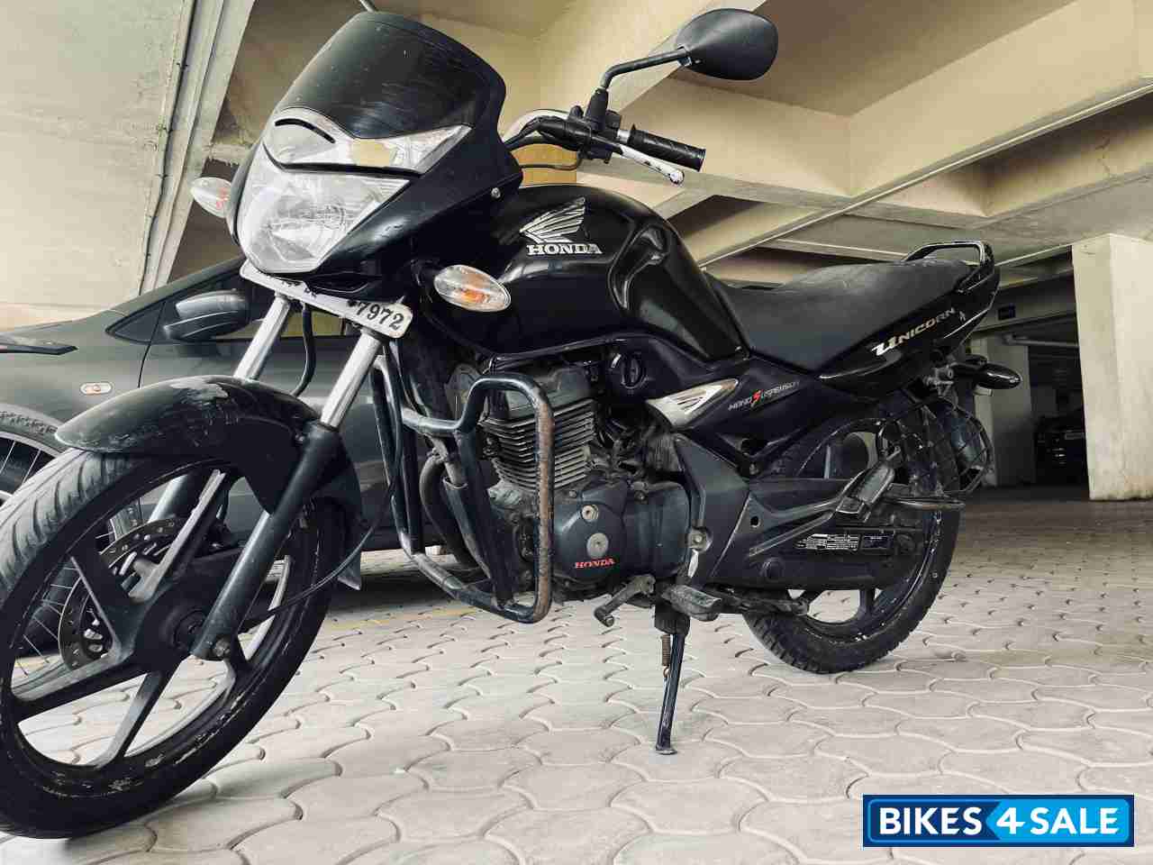 Black Honda CB Unicorn