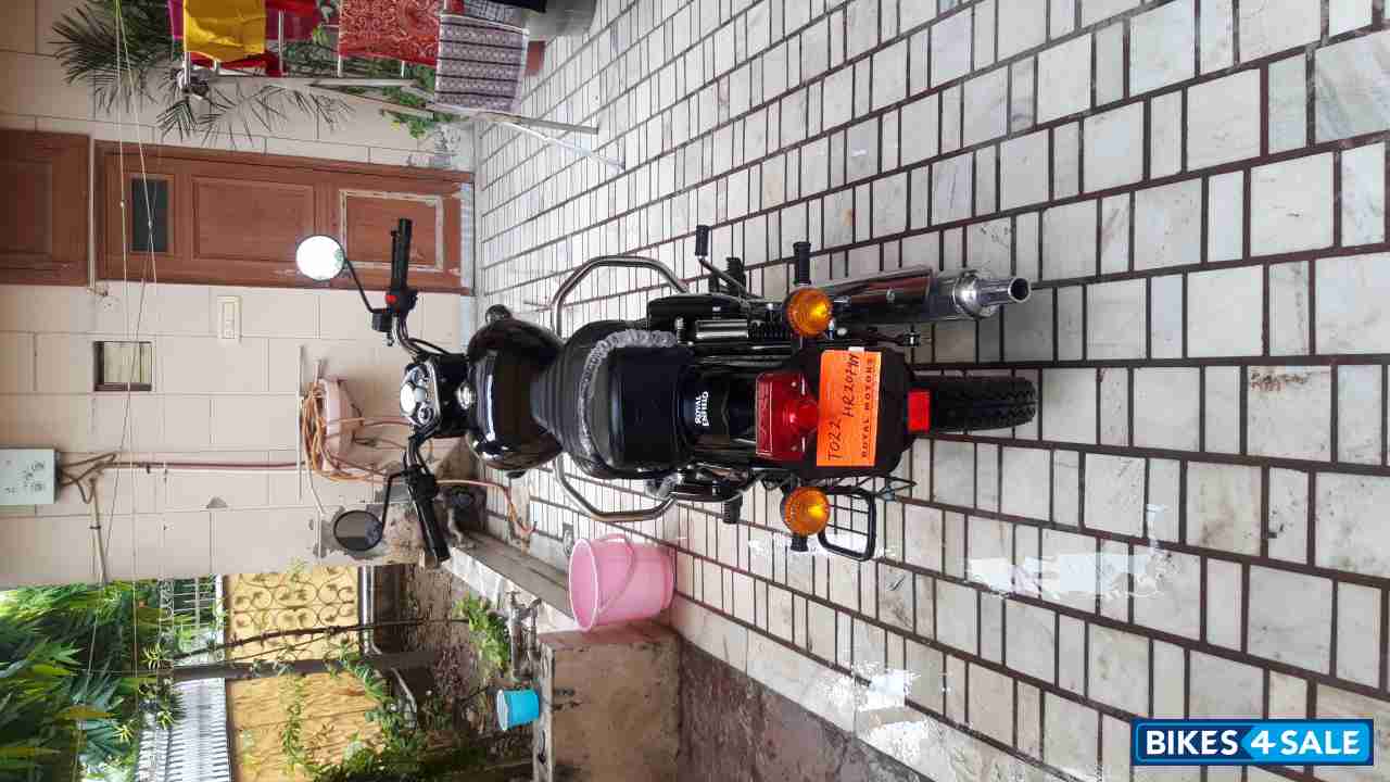 Black Royal Enfield Bullet 350 ES BS6